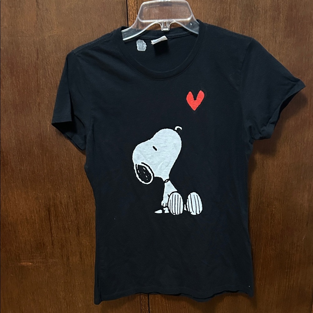 Peanuts Heart Sitting Snoopy T-Shirt size M